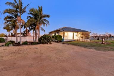 House For Sale - VIC - Red Cliffs - 3496 - A Perfect Blend of Style and Space!  (Image 2)