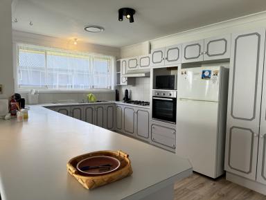 House For Lease - NSW - Gerringong - 2534 - Furnished House on Sandy Wha  (Image 2)