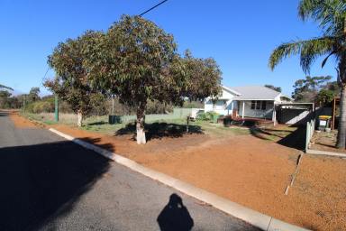House For Sale - WA - Wagin - 6315 - Invest or Nest  (Image 2)