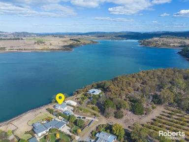 House Leased - TAS - Rowella - 7270 - Semi furnished property with uninterrupted water views  (Image 2)