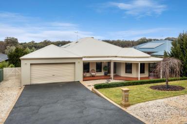 House For Sale - VIC - Kangaroo Flat - 3555 - Magnificent Family Home In The
Heart Of Kangaroo Flat  (Image 2)