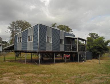 House For Lease - QLD - Gundiah - 4650 - SUPER FOR SINGLES  (Image 2)