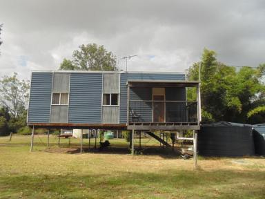 House For Lease - QLD - Gundiah - 4650 - SUPER FOR SINGLES  (Image 2)