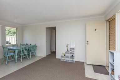 Unit For Lease - NSW - Raymond Terrace - 2324 - 3 BEDROOM UNIT IN LAKESIDE!!!  (Image 2)