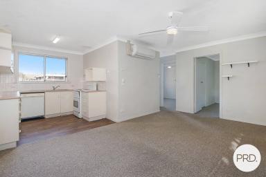Unit For Lease - NSW - East Albury - 2640 - DELIGHTFUL EAST ALBURY TWO BEDROOM UNIT!  (Image 2)