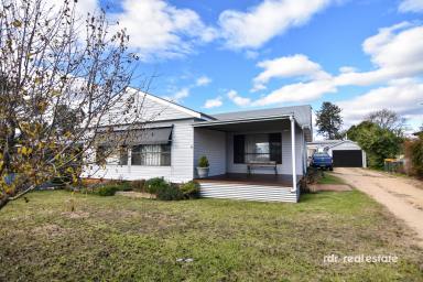 House For Sale - NSW - Inverell - 2360 - WELCOME HOME  (Image 2)