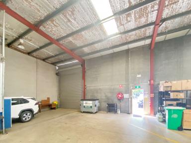 Office(s) For Lease - QLD - Harristown - 4350 - Spacious Office For Lease  (Image 2)