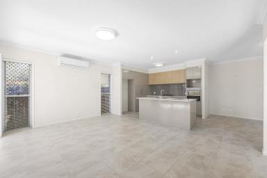 Unit For Sale - QLD - Harristown - 4350 - Light and Bright - Modern Two Bedroom Duplex Unit  (Image 2)