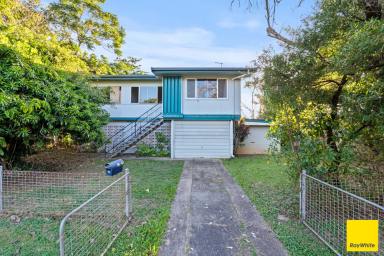 House Auction - QLD - Manunda - 4870 - High-Set Queenslander Home in City-Fringe Location!  (Image 2)