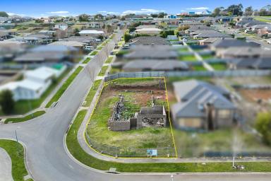 Residential Block For Sale - VIC - Drouin - 3818 - ATTENTION BUILDERS  (Image 2)