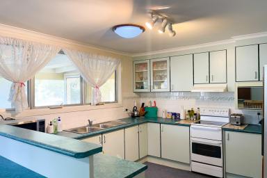 House For Lease - NSW - Batehaven - 2536 - FULLY FURNISHED - 3 Bedroom Home  (Image 2)