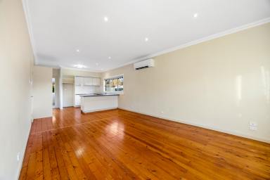 House Leased - VIC - Canadian - 3350 - Perfect Family Home  (Image 2)