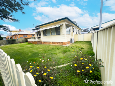 House For Sale - NSW - West Tamworth - 2340 - 38 Gunnedah Road  (Image 2)