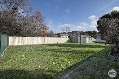 House Sold - VIC - Canadian - 3350 - Opportunity Knocking!  (Image 2)