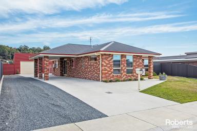 House Sold - TAS - West Ulverstone - 7315 - SPACIOUS FAMILY ENTERTAINER HOME WITH A COASTAL CHARM  (Image 2)