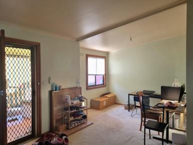 House For Sale - NSW - Gundagai - 2722 - Neat, tidy & a view  (Image 2)