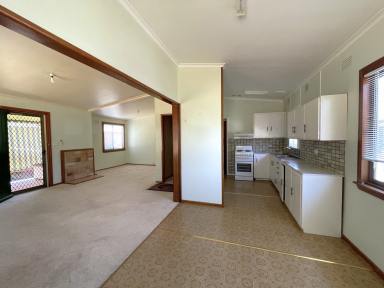 House For Sale - NSW - Gundagai - 2722 - Neat, tidy & a view  (Image 2)