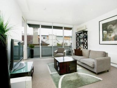 Apartment Leased - VIC - St Kilda - 3182 - LIFESTYLE | LOCATION | LOW KEY LIVING  (Image 2)