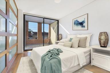 Apartment Leased - NSW - Clovelly - 2031 - FULLY RENOVATED - PRISTINE DESIGNER APARTMENT  (Image 2)