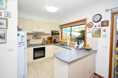 Unit For Sale - VIC - Mooroopna - 3629 - WELL PRESENTED LARGE TWO BEDROOM TOWNHOUSE  (Image 2)