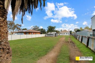 House For Sale - NSW - Quirindi - 2343 - RENOVATED 2 BEDROOM HOME  (Image 2)