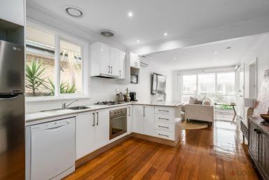 Unit Leased - VIC - Parkdale - 3195 - BEACHSIDE GEM | RENOVATED | QUIET BLOCK  (Image 2)