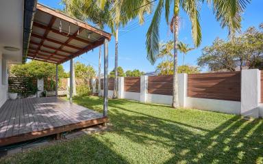 Duplex/Semi-detached For Sale - QLD - Miami - 4220 - PRICE REDUCTION - Prime beach walk location in quiet cul-de-sac. Contact Agent on 0413 597 300.  (Image 2)