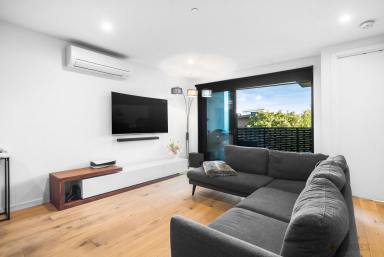 Unit Leased - VIC - McKinnon - 3204 - LARGE APARTMENT | CENTRAL LOCATION | DESIGNER BUILD  (Image 2)