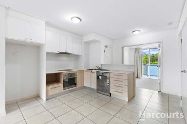 Unit For Sale - QLD - Urangan - 4655 - Beachside Apartment - in the Heart of Urangan!  (Image 2)