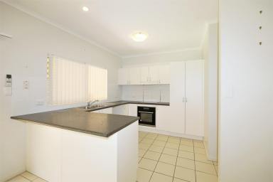 House For Lease - QLD - Bentley Park - 4869 - Family Entertainer - Air Conditioned - Large Backyard - Side Access  (Image 2)