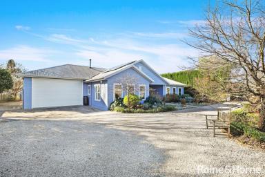 House For Sale - NSW - Bowral - 2576 - Inspired & Comfortable Country Living in the Heart of Old Bowral.  (Image 2)