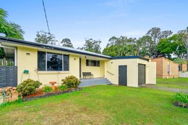 House For Sale - NSW - Raymond Terrace - 2324 - STEP INTO A 1970'S RENOVATED HOME!  (Image 2)