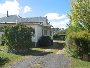 Apartment For Lease - NSW - Glen Innes - 2370 - NICE, NEAT UNIT.  (Image 2)