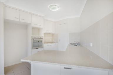 Townhouse Leased - QLD - Newtown - 4350 - MODERN TWO-BEDROOM TOWNHOUSE NEAR CBD  (Image 2)