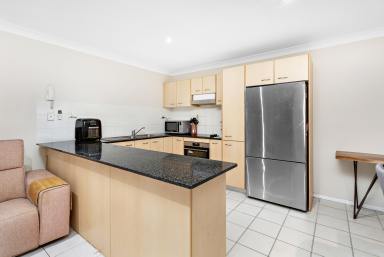 Townhouse For Lease - NSW - Kiama - 2533 - WELL PRESENTED 3 BEDROOM TOWNHOUSE IN SOUGHT AFTER PRECINCT  (Image 2)
