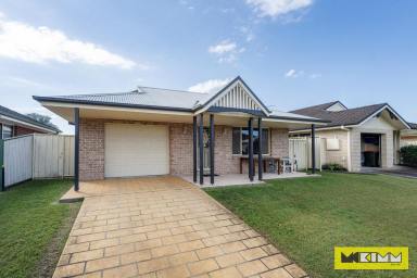 House For Sale - NSW - Grafton - 2460 - LOW MAINTENANCE LIVING WITH SOLAR POWER BATTERY  (Image 2)