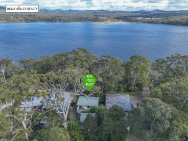 House For Sale - NSW - Kalaru - 2550 - LAKE FRONT PROPERTY NEAR NATIONAL PARK  (Image 2)