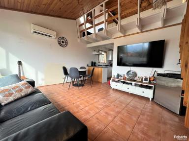 Unit Leased - TAS - Claremont - 7011 - Cosy Loft Style Unit  (Image 2)