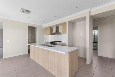 House For Sale - VIC - Strathfieldsaye - 3551 - Great Family Home in Strathfieldsaye  (Image 2)