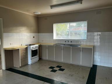 Unit Leased - VIC - Bairnsdale - 3875 - LOW MAINTENANCE UNIT  (Image 2)