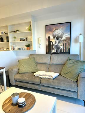 Apartment Sold - VIC - Sandringham - 3191 - First Home or Savvy Investment  (Image 2)