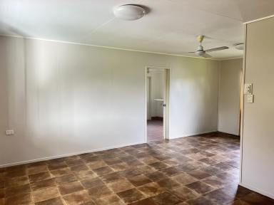 House Leased - QLD - Ingham - 4850 - HIGHSET HOME ON FENCED CORNER BLOCK !  (Image 2)