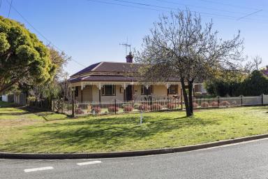 House For Sale - VIC - Rochester - 3561 - PERIOD HOME ON CORNER BLOCK  (Image 2)