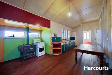 House For Sale - QLD - Doolbi - 4660 - CLASSIC OLD FARM HOUSE 1.95 ACRES  (Image 2)