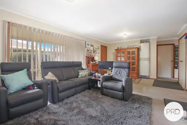 Block of Units For Sale - NSW - North Albury - 2640 - OWN THE COMPLEX - PAIR OF UNITS  (Image 2)