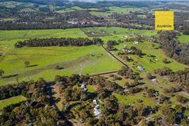 House For Sale - WA - Nannup - 6275 - 4.94 ACRES OF COUNTRY LIVING  (Image 2)