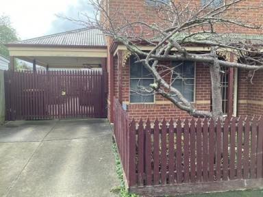 Townhouse For Sale - VIC - Ballarat Central - 3350 - Central, 2 Bedroom Townhouse, Low Maintenance, Off-Street parking.  (Image 2)