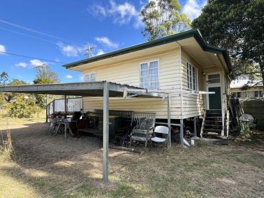 House For Sale - QLD - Kilkivan - 4600 - RENOVATORS COUNTRY DELIGHT  (Image 2)