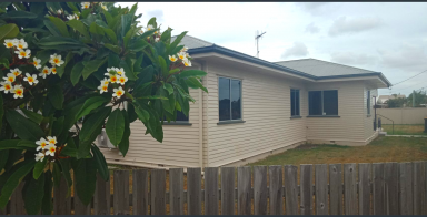 House For Lease - QLD - Bundaberg West - 4670 - Large family home in great location!  (Image 2)