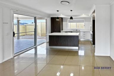 House Leased - NSW - Dubbo - 2830 - Stylish Three Bedroom Home in Keswick Estate  (Image 2)